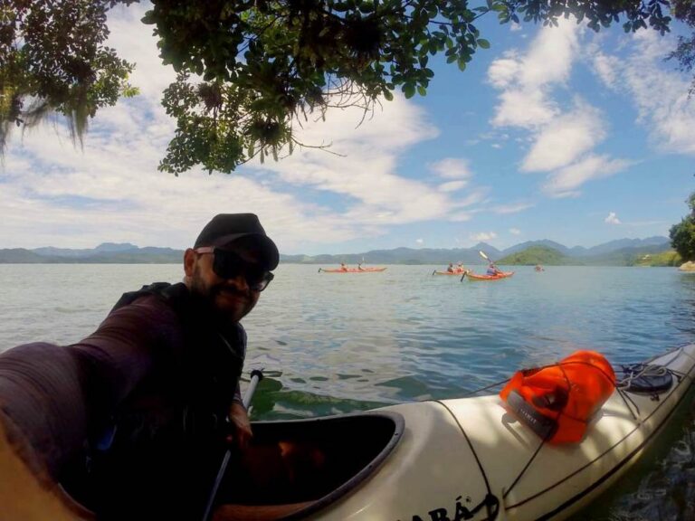 Caiaque pelas praias e manguezais