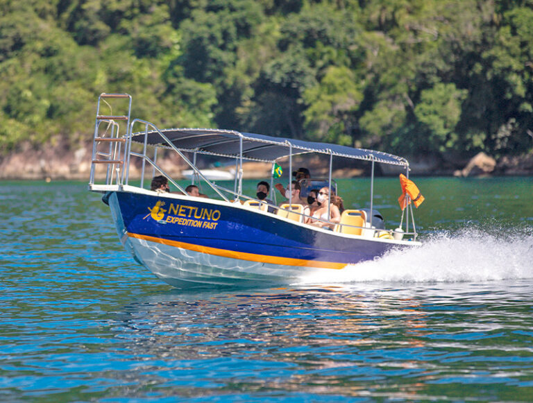 Lancha Compartilhada em Paraty