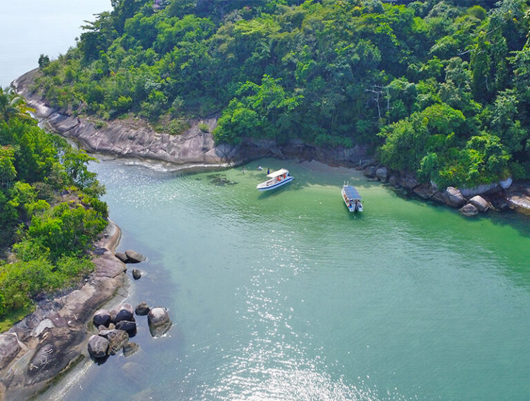 Lancha Compartilhada em Paraty