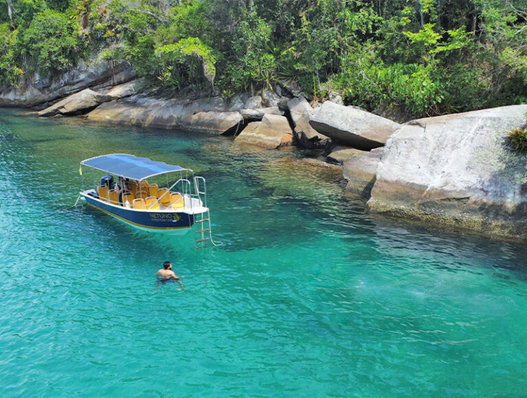 Lancha Compartilhada em Paraty