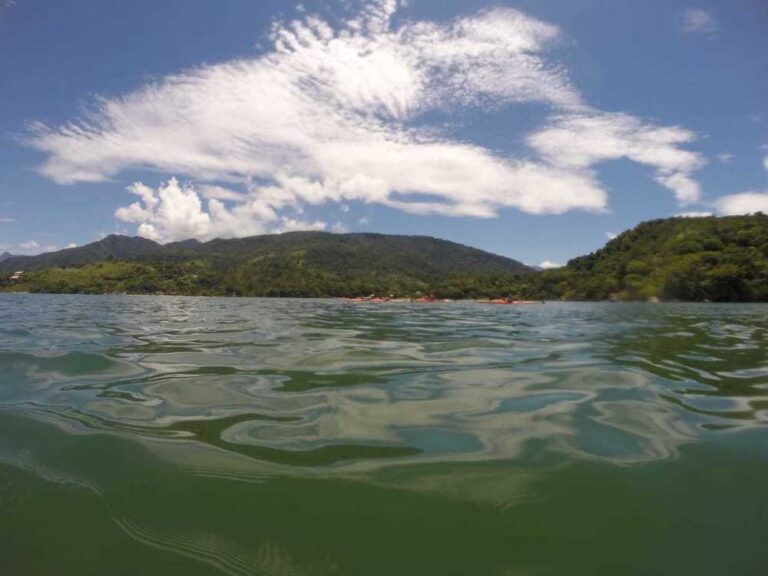 Caiaque pelas praias e manguezais