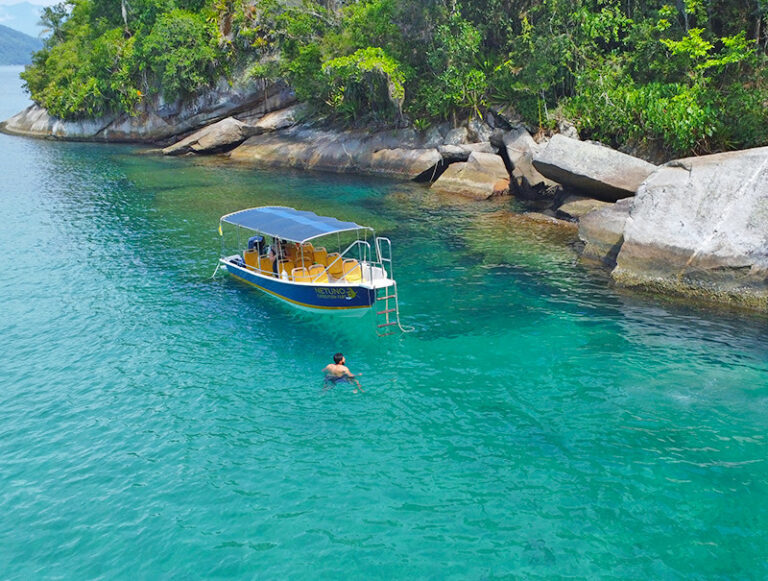 Lancha Compartilhada em Paraty