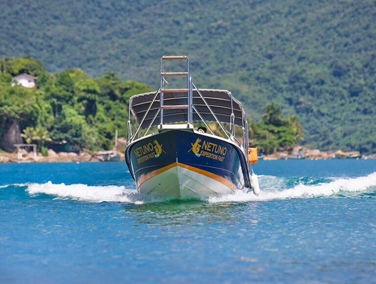 Lancha Compartilhada em Paraty