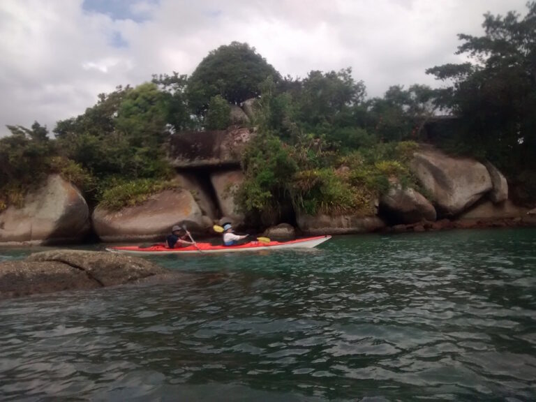 Caiaque pelas praias e manguezais